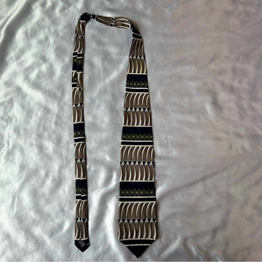 Requirements Silk Tie